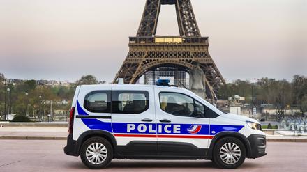 Ein Auto der französischen Polizei in Paris (Symbolbild). 