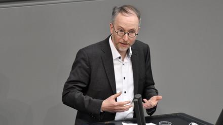 Der Grünenpolitiker Matthias Gastel wirft SPD-Parteichef Lars Klingbeil „kleinkarierte Blockade“ vor.