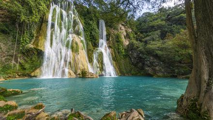 Der malerische Wasserfall Cascada de Minas Viejas in Mexiko.