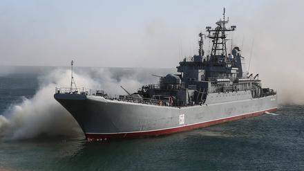 Die „Caesar Kunikow“ bei einer Marine-Militärübung von Russland im Schwarzen Meer am 18. Oktober 2021.