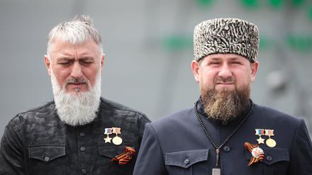 Adam Delimchanow und sein Cousin und Chef der tschetschenischen Republik, Ramsan Kadyrow (Archivbild)