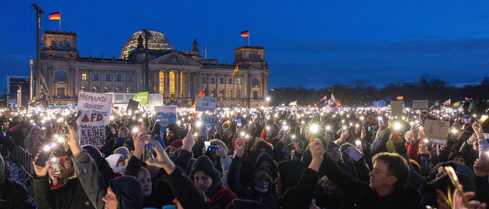 Am 21.01.2024 nahmen in Berlin mehrere tausend Demonstranten an einem Protest unter dem Motto „Demo Demokratie verteidigen - Zusammen gegen Rechts“ teil.