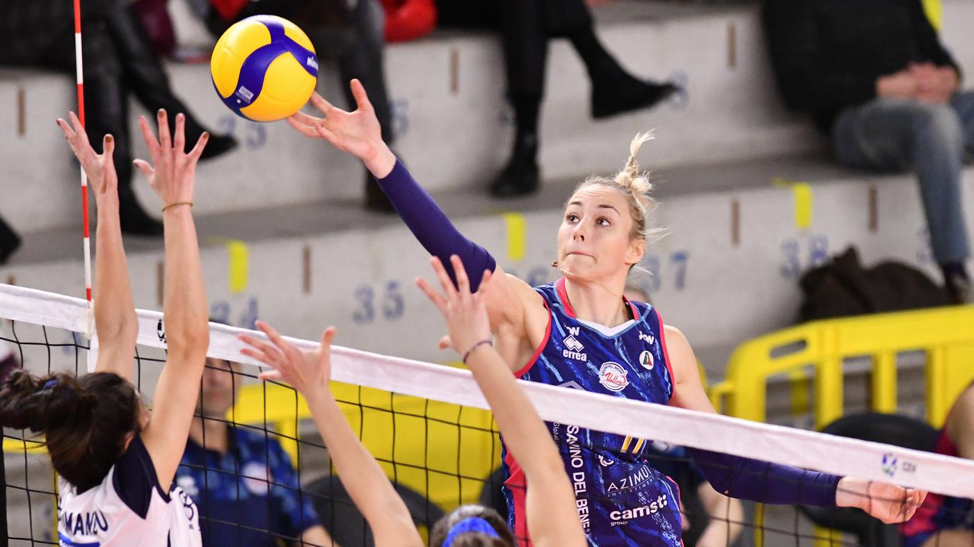 Botschafterin der BR Volleys Louisa Lippmann kehrt zurück in die Halle