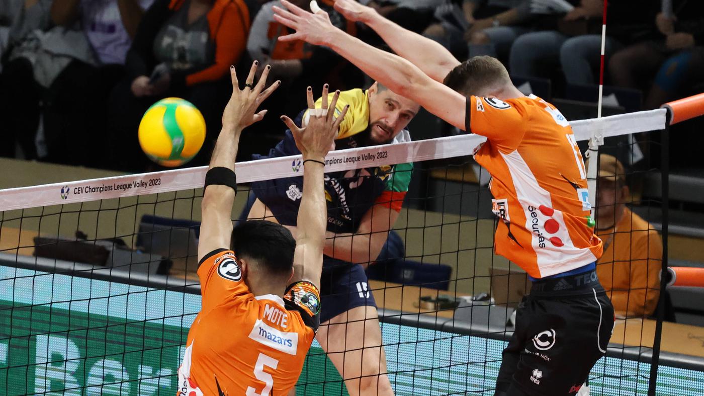 32 gegen den Bulgarischen Meister Die