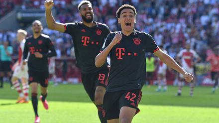 Riesiger Jubel beim FC Bayern München über das zweite Tor gegen Köln.