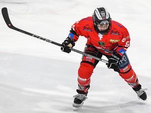 Die Eishockey-Nationalspielerin Franziska Feldmeier, hier im Einsatz für das Team aus Memmingen, wechselt zu den Eisbären Berlin.