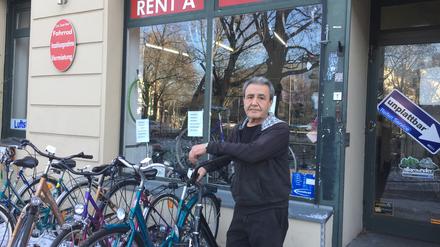 Seit 18 Jahren gibt es den Fahrradladen „Zweite Hand Zweirad“ im Graefekiez. Musa Türker übernahm den Laden von seinen Eltern.