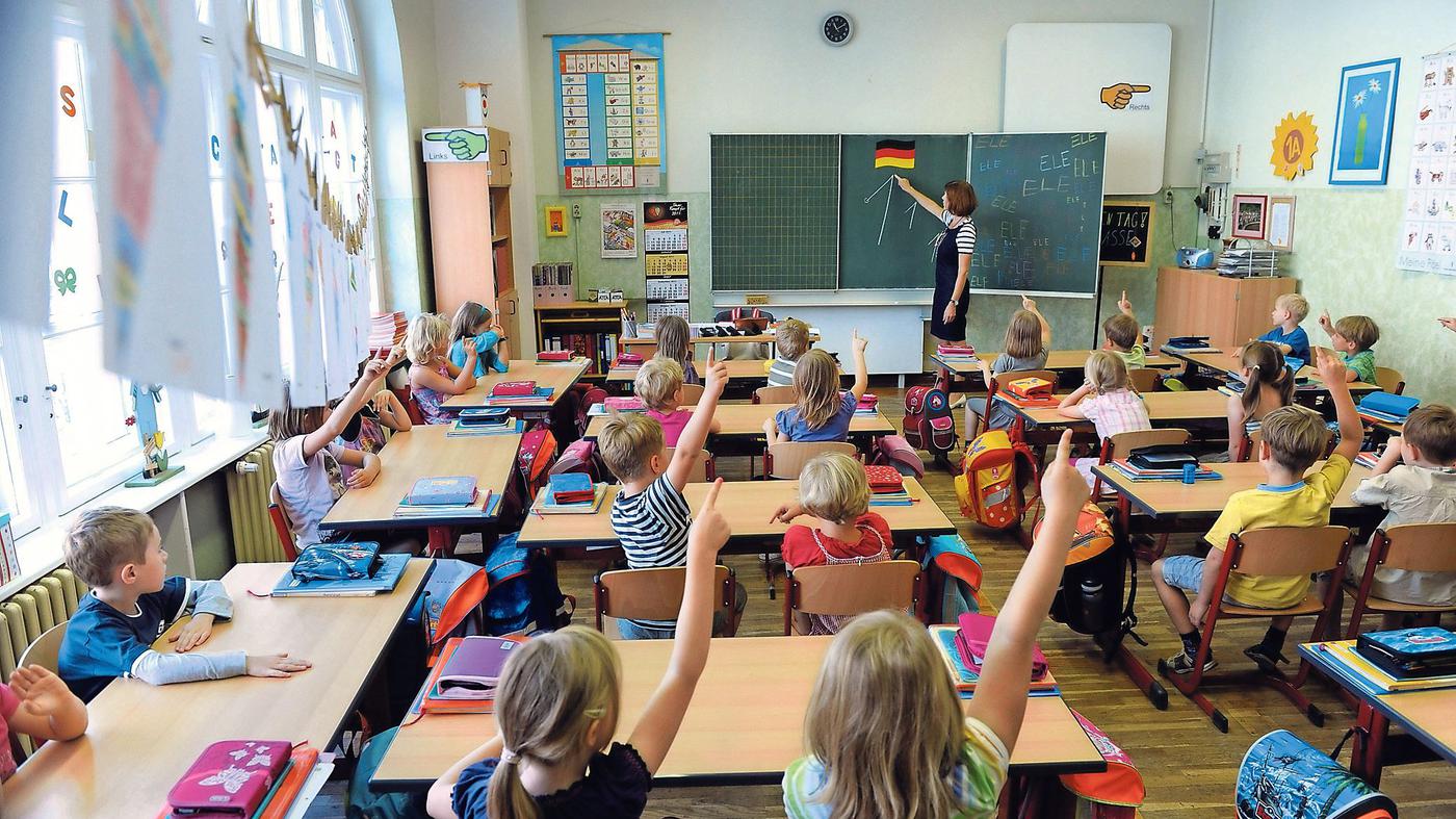 Sohn drei Jahre lang nicht zur Schule geschickt: Mutter in Mecklenburg-Vorpommern muss drei Monate in Haft