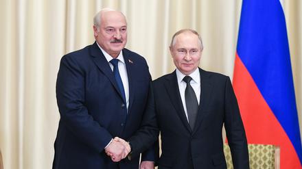 Der belarussische Präsident Lukaschenko trifft den russischen Präsidenten. 