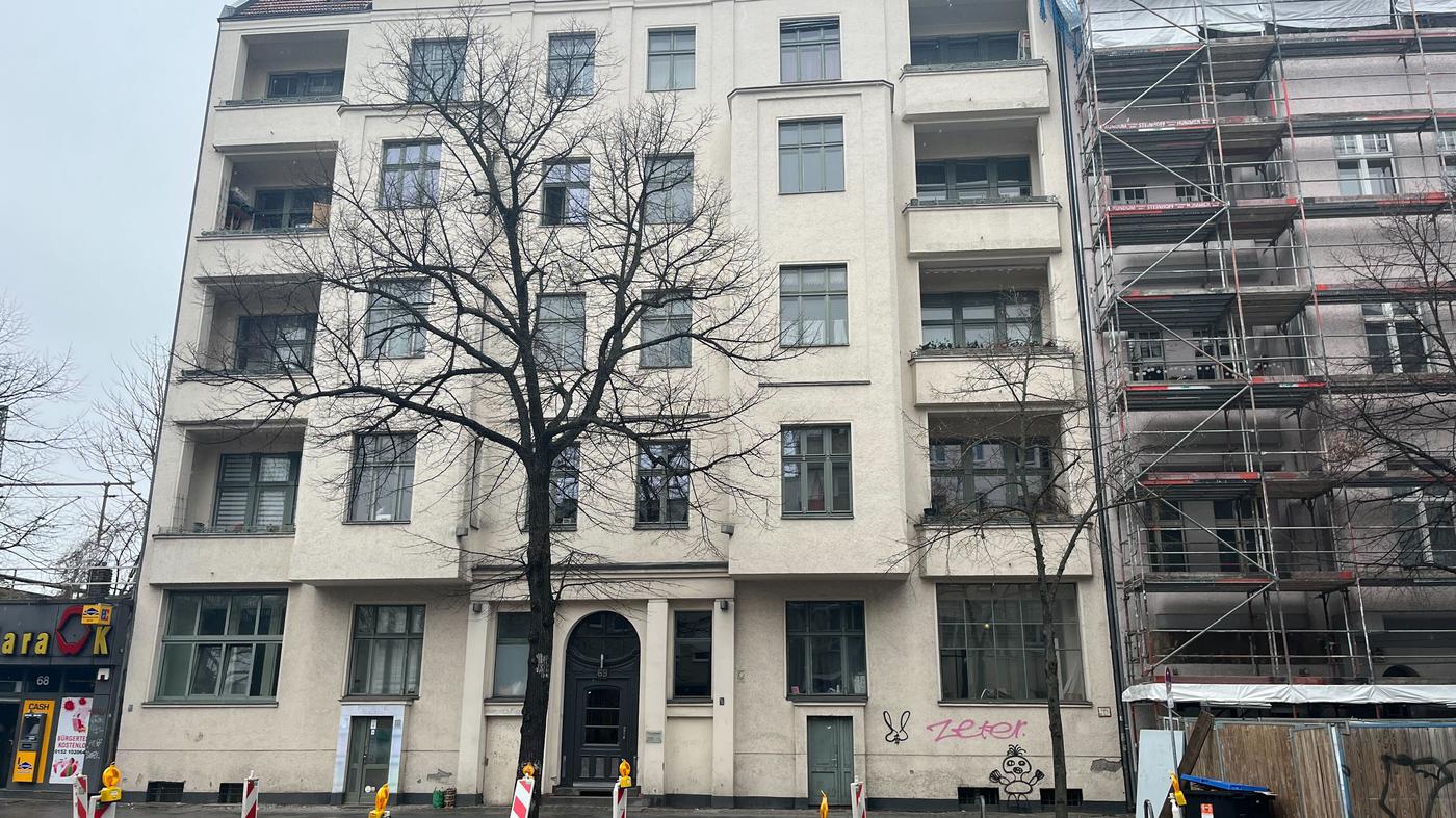 „So weit ist es gekommen, Berlin ist einfach zu voll“ : Der Kiez, in dem Menschen 150 Meter für eine Wohnung anstanden