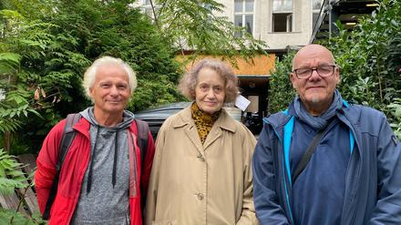 Rainer Kasten, Inge Kunze, Klaus Kasparek sind die letzten drei Mieter der Hasenheide 47 und wollen in ihre Wohnungen zurück.