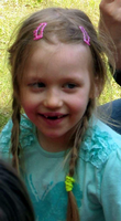 Das Foto der fünfjährigen Inga von der Polizeidirektion Sachsen-Anhalt Nord. Das Mädchen wird vermisst.