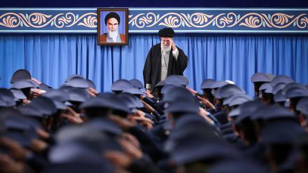 Ajatollah Ali Chamenei gilt als anti-westlicher Hardliner.