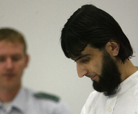 Im Juli 2008 stand Rafik Y. in Stuttgart-Stammheim vor Gericht. Er beschimpfte das Gericht und machte aus seiner Haltung keinen Hehl.