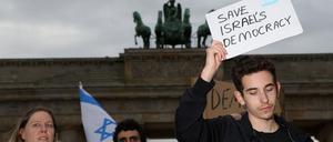 Israelis demonstrierten auch in Deutschland gegen die Reform. Hier am 23. Juli 2023 in Berlin. 