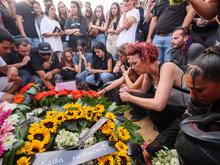 Shani Louk beigesetzt: Hunderte Menschen nehmen Abschied von Deutsch-Israelin