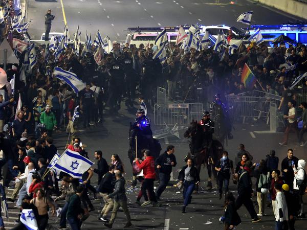 Proteste in Tel Aviv gegen die geplante israelische Justizreform.