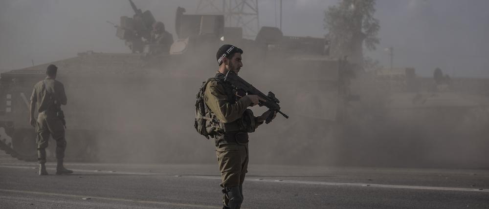 Israel verstärkt seine militärische Präsenz an der Grenze zum Gazastreifen. 