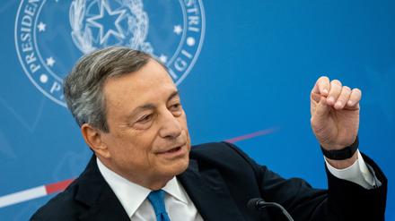 Italiens scheidender Regierungschef Draghi kritisiert den deutschen Alleingang.