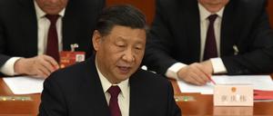 Xi Jinping hält eine Rede während der Abschlusszeremonie im Rahmen der Jahrestagung des Nationalen Volkskongresses.