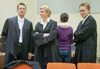 Beate Zschäpe (2. von rechts) und ihre Anwälte Wolfgang Stahl, Anja Sturm und Wolfgang Heer.
