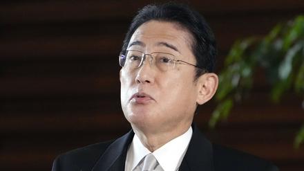  Kishida, Premierminister von Japan, spricht zu den Medien im Büro des Premierministers . 
