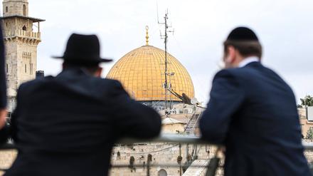 Juden beim Gebet während des Laubhüttenfestes in Jerusalem