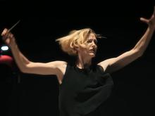 Die Dirigentin Joana Mallwitz: Erst die Umarmung, dann das Pianissimo