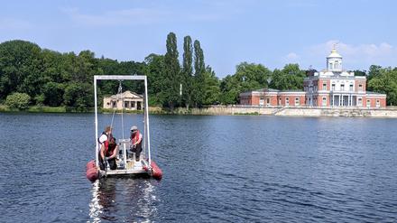 Schüler aus Babelsberg gehen mit dem Potsdamer Geoforschungszentrum dem Heiligen See auf den Grund. 