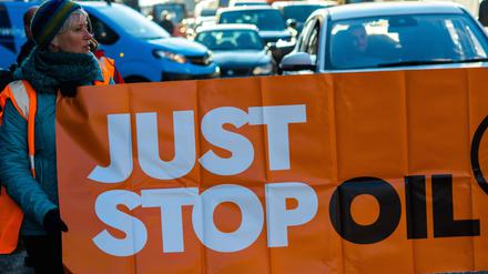 Klimaaktivisten von „Just Stop Oil“ halten den Verkehr in London auf (Symbolbild). 