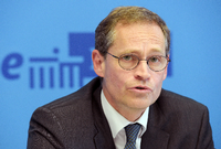 Berlins Regierender Bürgermeister, Michael Müller (SPD), verlangt von seiner Partei in wichtigen Personalfragen Gefolgschaft.
