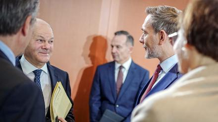 Bundeskanzler Olaf Scholz und Christian Lindner bei einer Sitzung des Bundeskabinetts.