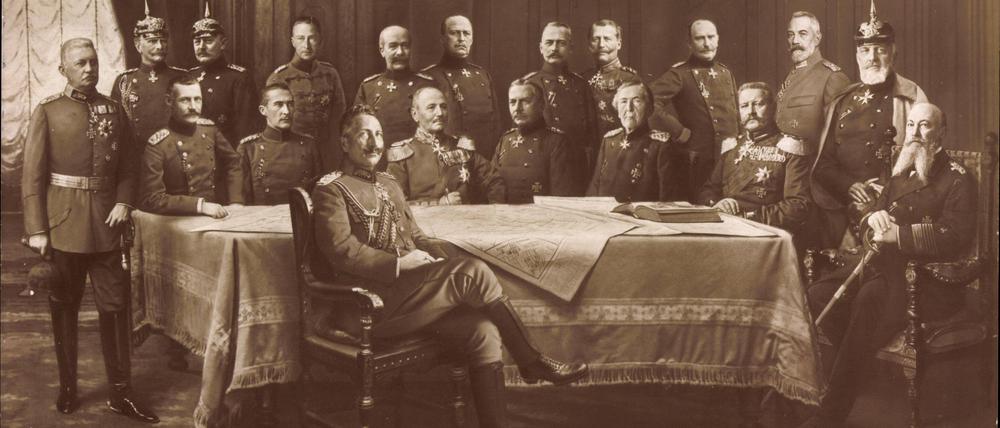 Der Generalstab des Kaisers Wilhelm II. Anlass der Schmutzkampagne Hardens war dessen Sorge, Deutschland würde ,verweichlichen’.