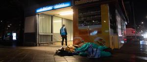 Lager eines Obdachlosen am Bahnhof Leopoldplatz. 