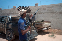 Ein Milizionär der mit der Einheitsregierung verbündeten Milizen am 15.07.2016 in Sirte.
