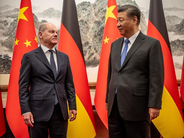 Bundeskanzler Olaf Scholz (SPD) wird im Staatsgästehaus vom chinesischen Präsidenten Xi Jinping empfangen. 