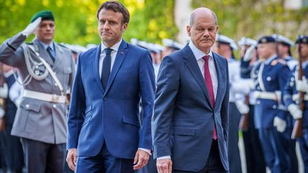 Bundeskanzler Olaf Scholz (SPD) und  Frankreichs Präsident Emmanuel Macron im Mai 2022 in Berlin 