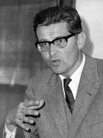 Der deutsche Philosoph Karl-Otto Apel im Jahr 1966.