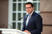 TV-Comeback. Karl-Theodor zu Guttenberg bei RTL als Moderator unter Vertrag