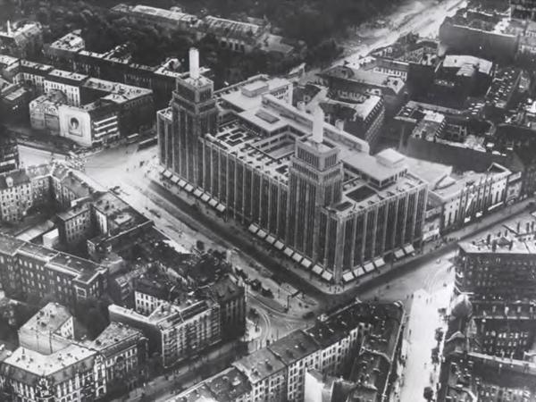 Luftaufnahme von Karstadt am Hermannplatz im Jahr 1929