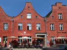 Wiese, Wasser oder Bonsaigarten?: In diesen 13 Brandenburger Cafés schmeckt der Kaffee im Freien