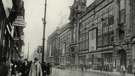 Ein wahrer Konsumpalast - das Warenhaus Hermann Tietz in der Leipziger Straße um 1928.