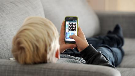 Sind Kinder zu oft am Smartphone?