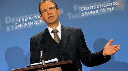 Kinderdienst: Ministerpraesident Dieter Althaus arbeitet wieder