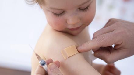 Thema: Impfung von Kindern. Bonn Deutschland *** Topic Vaccination of children Bonn Germany Copyright: xUtexGrabowsky/photothek.netx 