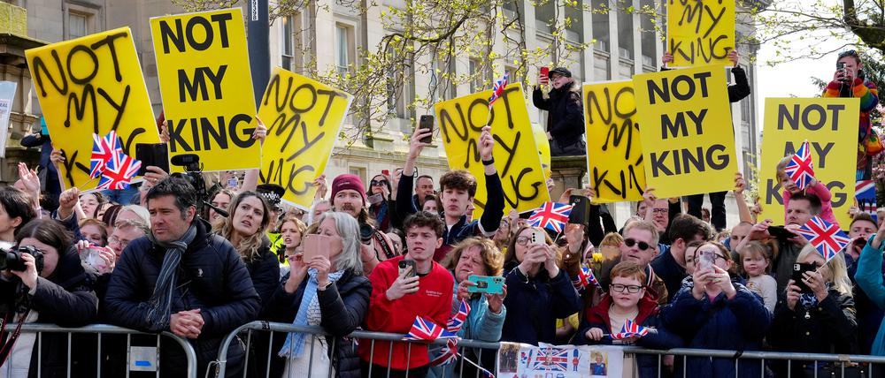 „Nicht mein König“- Proteste in London.
