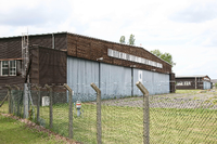 2012. Die ganzen alten Flugzeughallen aus Holz im Südwesten des Flugplatzes Berlin-Gatow (am Sparnecker Weg).