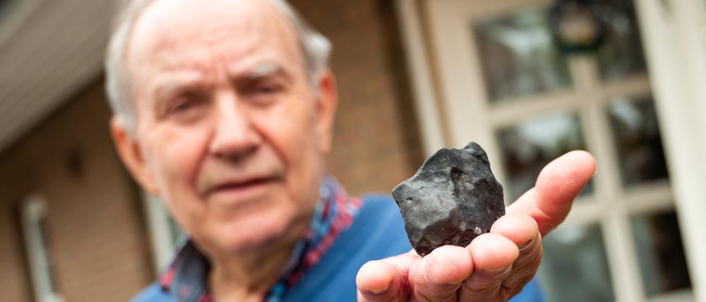 Der Meteorit, der ins Haus von Wilfried Labusch in Elmshorn einschlug, ist 4,5 Milliarden Jahre alt.