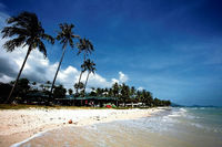 Strand in Thailand, Schauplatz von James Rayburns Thriller "Sie werden dich finden".