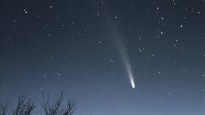 Einen Kometen zu entdecken, hier „Bennett“, ist der Traum jedes Hobbyastronomen.